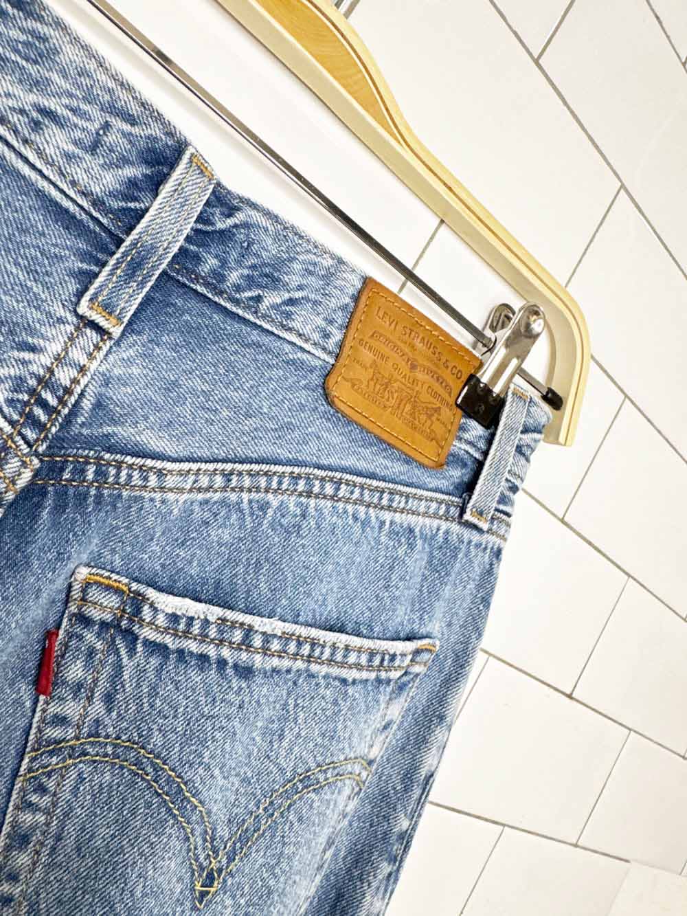levi's ribcage pleated crop raw hem wide leg jeans