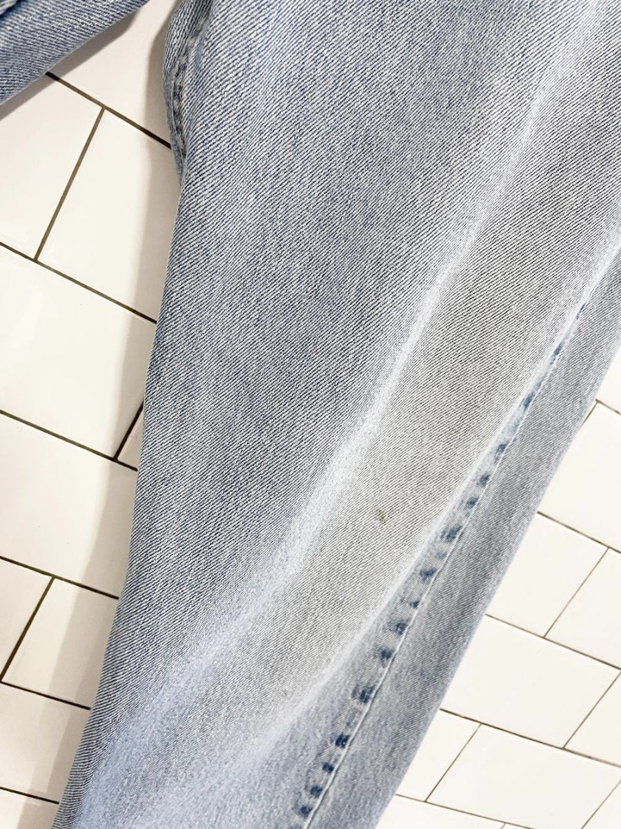 vintage 00s levi's regular fit loose jeans - good market thrift store
