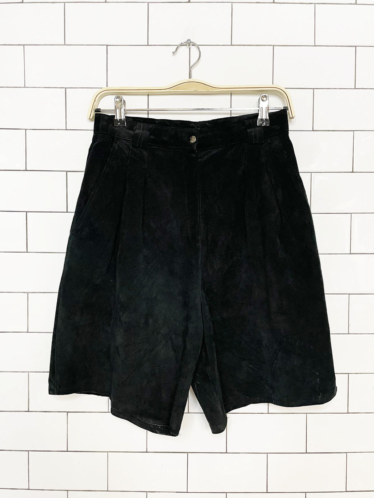 vintage 90s stop easy wear suede pleated trouser shorts | made in canada