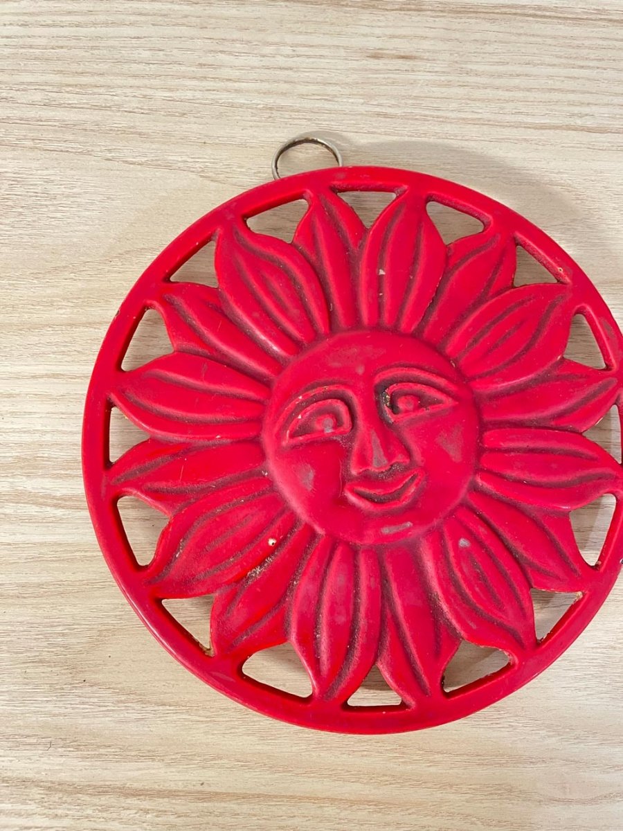 vintage 00s cast iron sun okasa pot trivet - good market thrift store