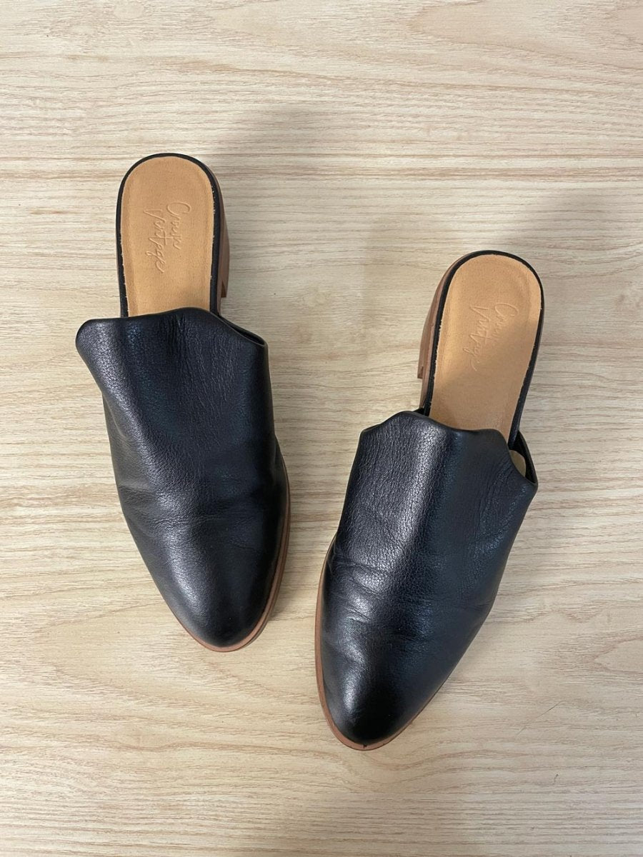 crown vintage leather mules - good market thrift store