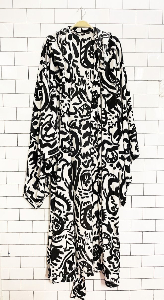 abstract paintbrush art oversized hooded kimono - style belted robe - good market thrift store