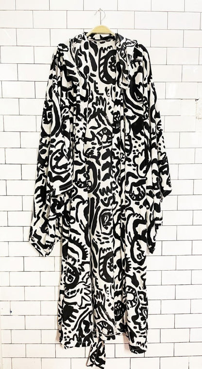 abstract paintbrush art oversized hooded kimono - style belted robe - good market thrift store