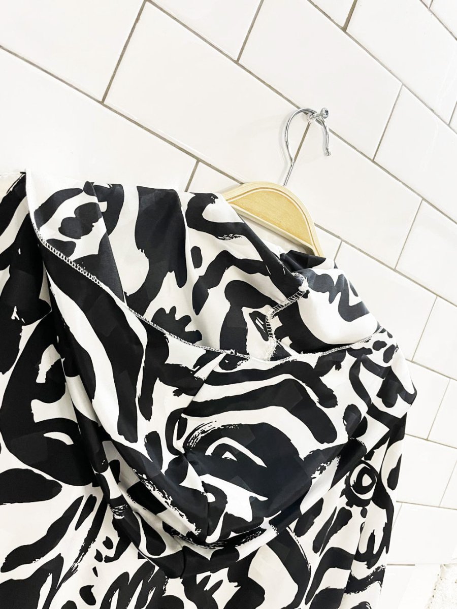 abstract paintbrush art oversized hooded kimono - style belted robe - good market thrift store