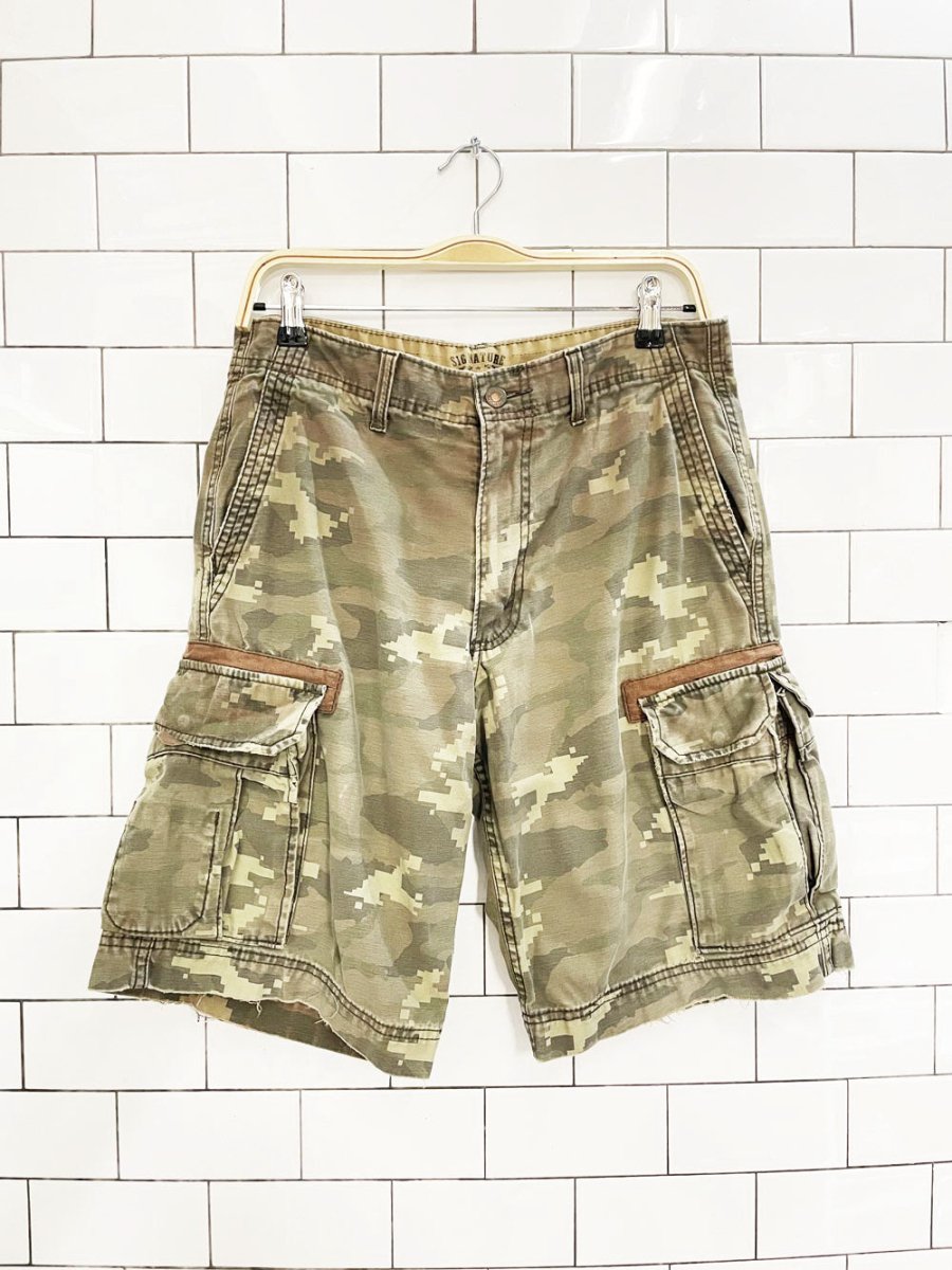 levi's pixel camo long cargo shorts - good market thrift store