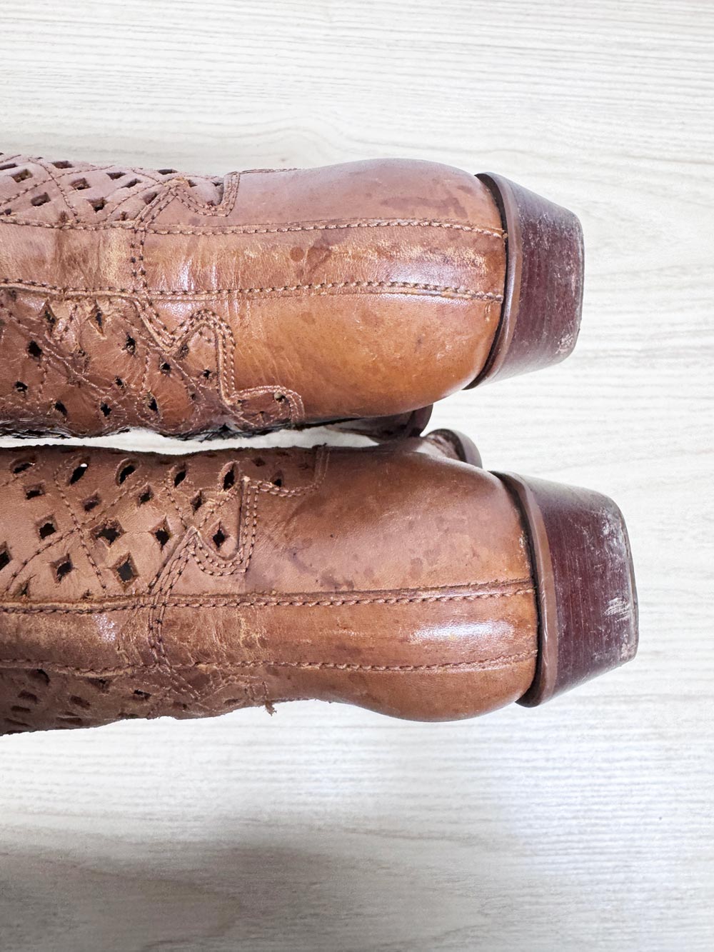 vintaeg 90s nine west perforated leather western cowboy boots