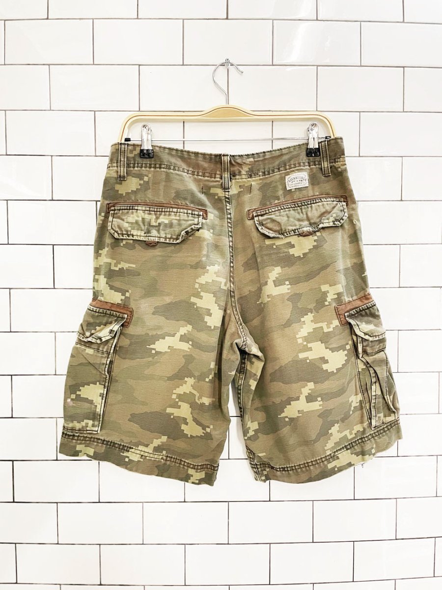 levi's pixel camo long cargo shorts - good market thrift store