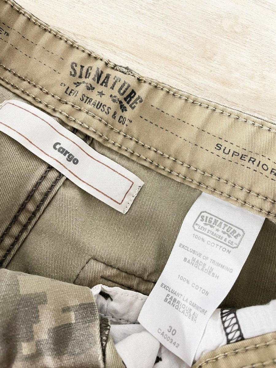 levi's pixel camo long cargo shorts - good market thrift store