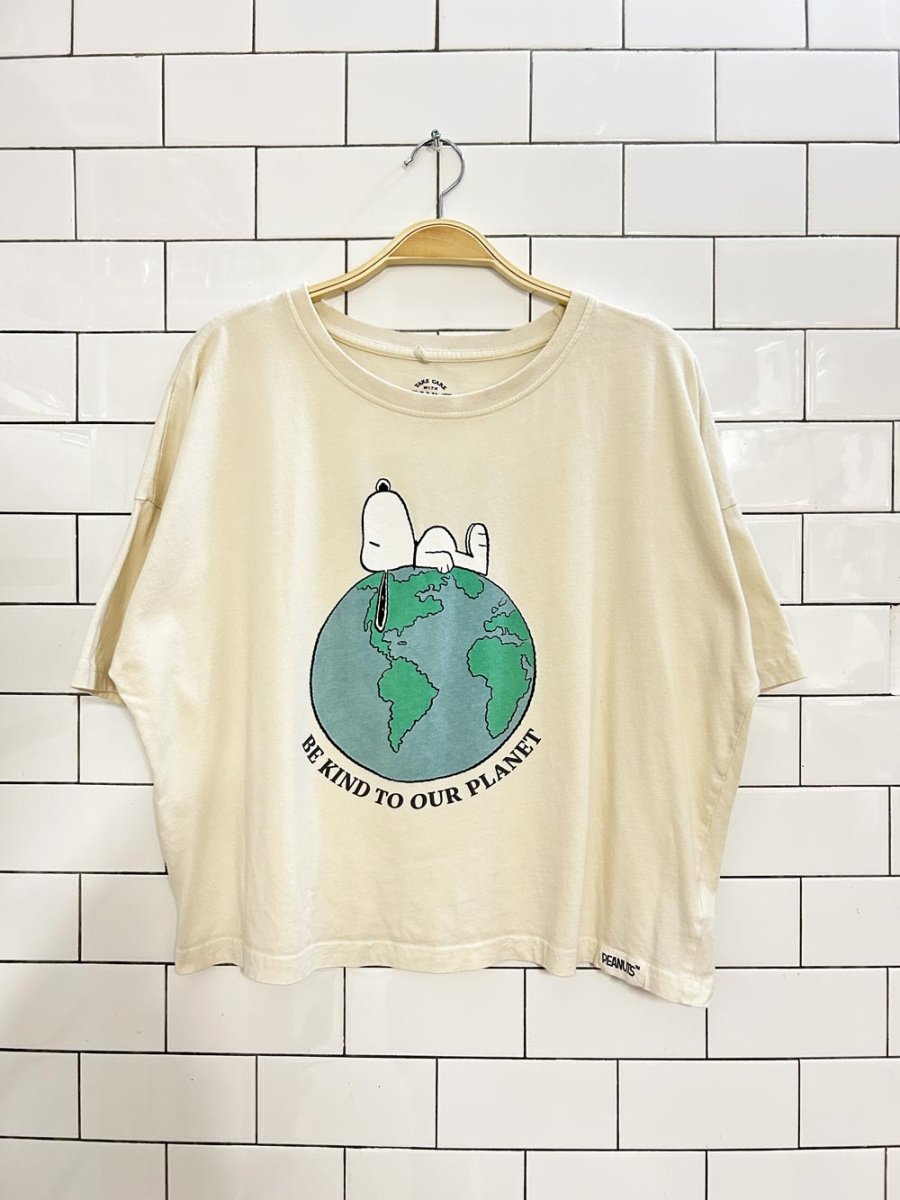 peanuts boxy recycling snoopy graphic tee - good market thrift store