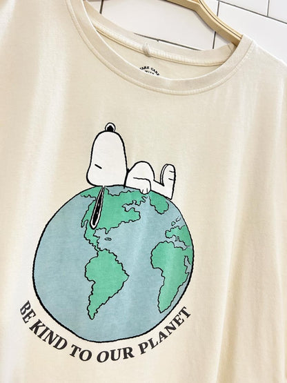 peanuts boxy recycling snoopy graphic tee - good market thrift store