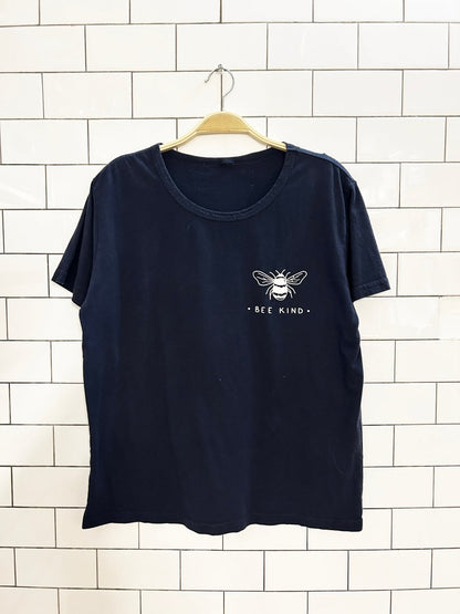 bee kind relaxed graphic tee - good market thrift store