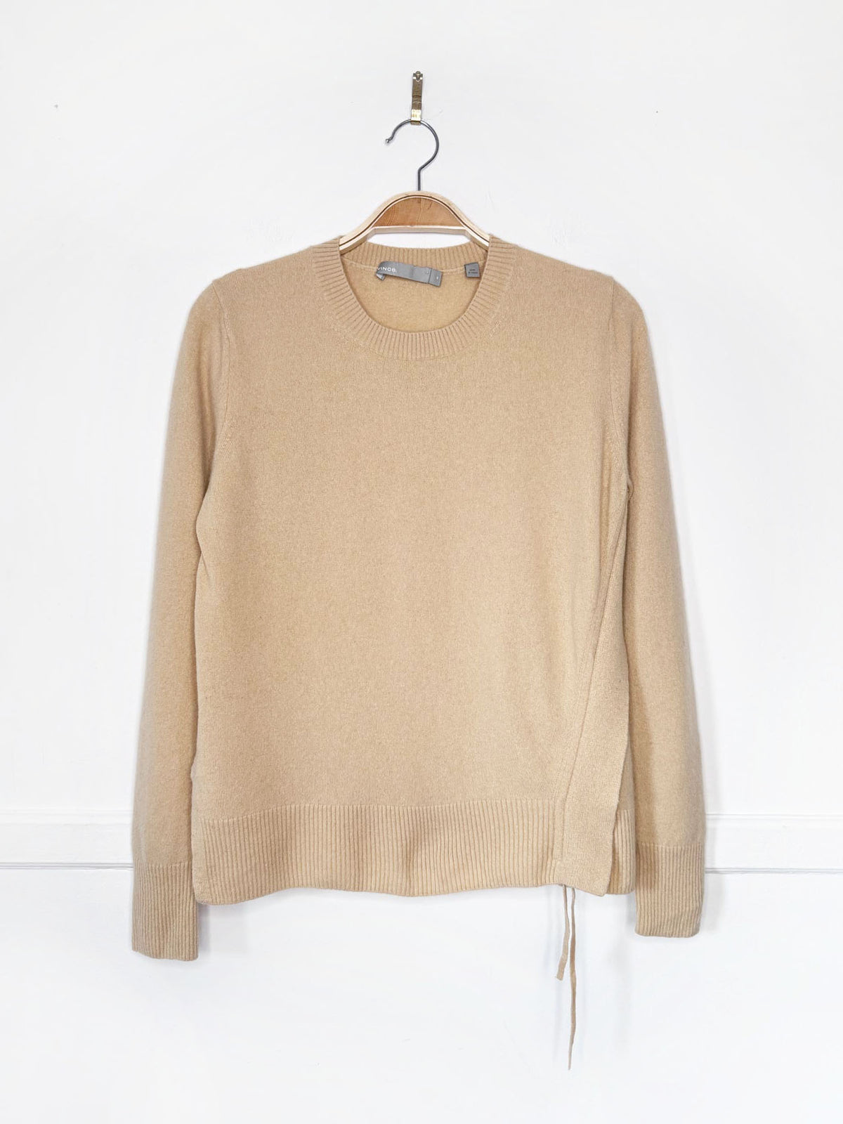 vince 100% cashmere knit ruched side sweater