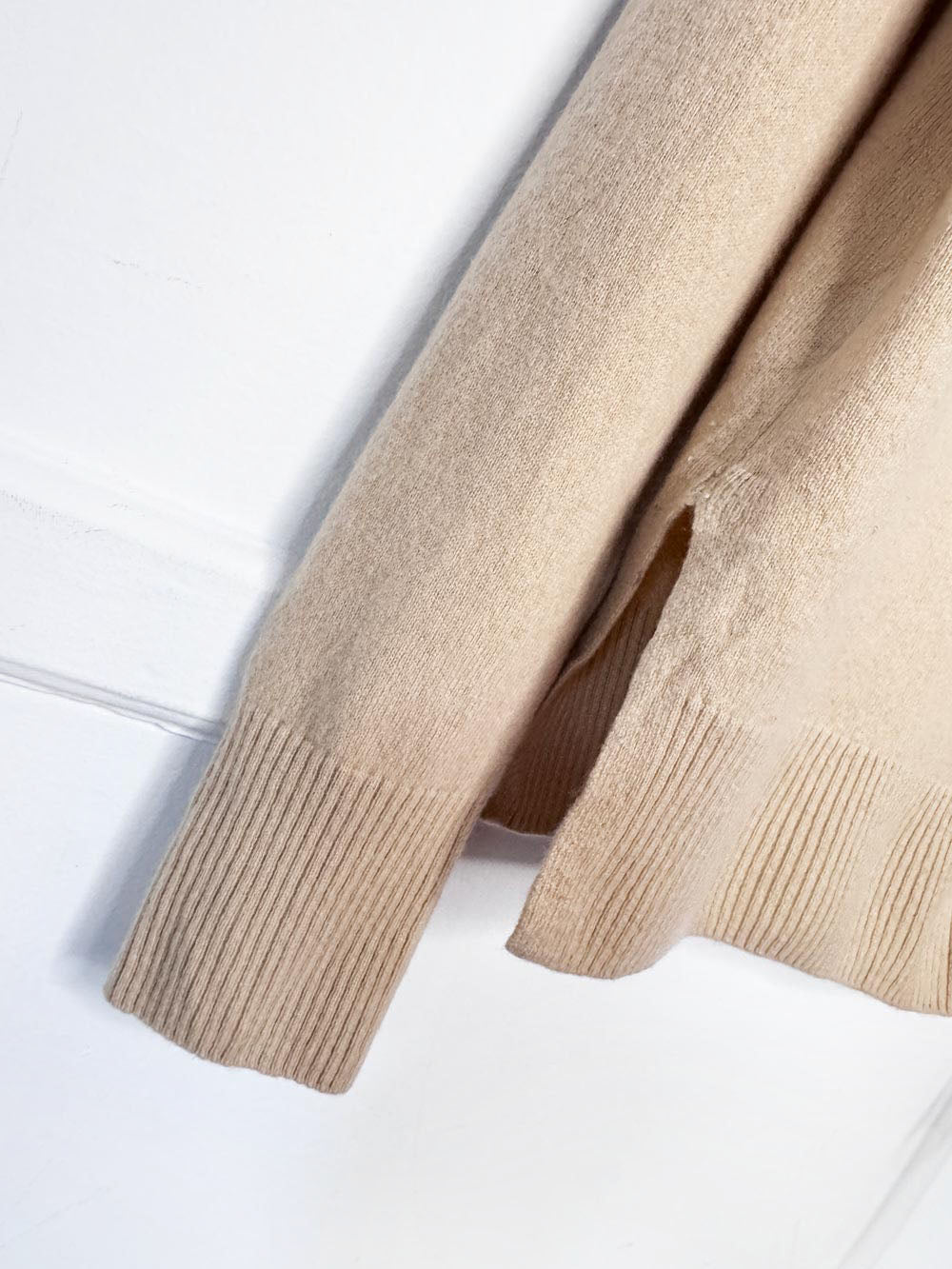 vince 100% cashmere knit ruched side sweater