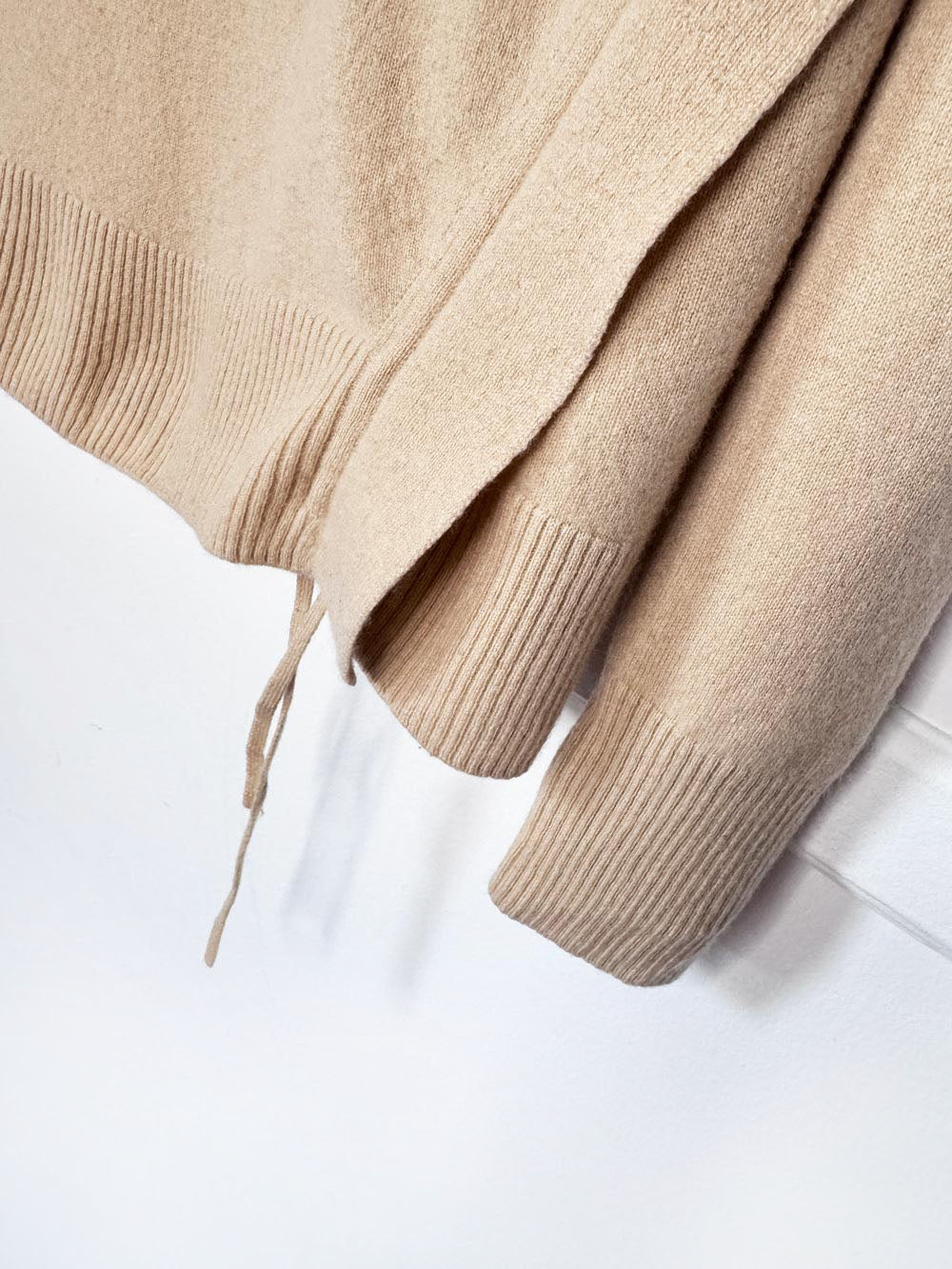 vince 100% cashmere knit ruched side sweater
