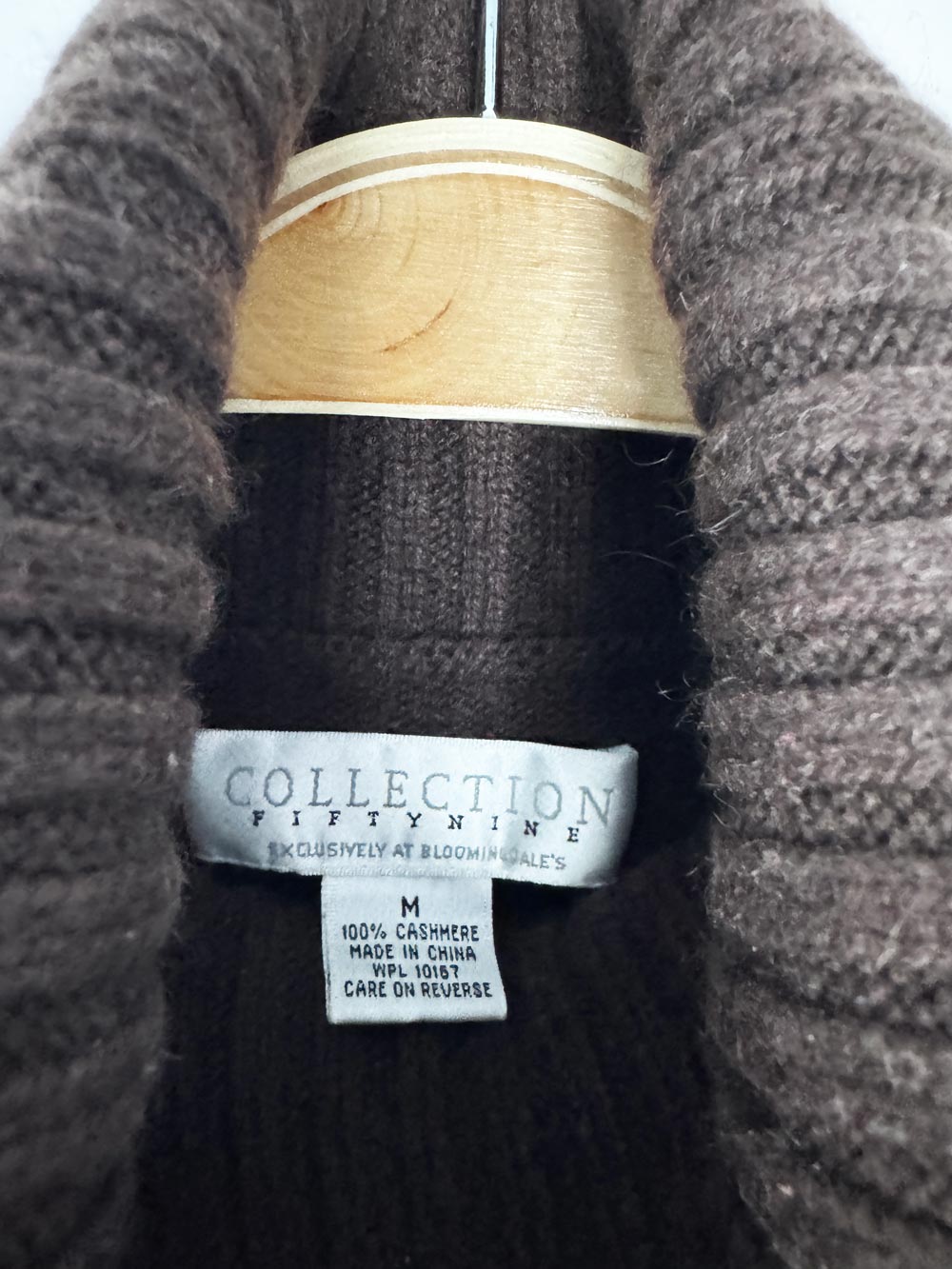 vintage 00s bloomingdales 100% cashmere knit turtleneck | collection fifty-nine