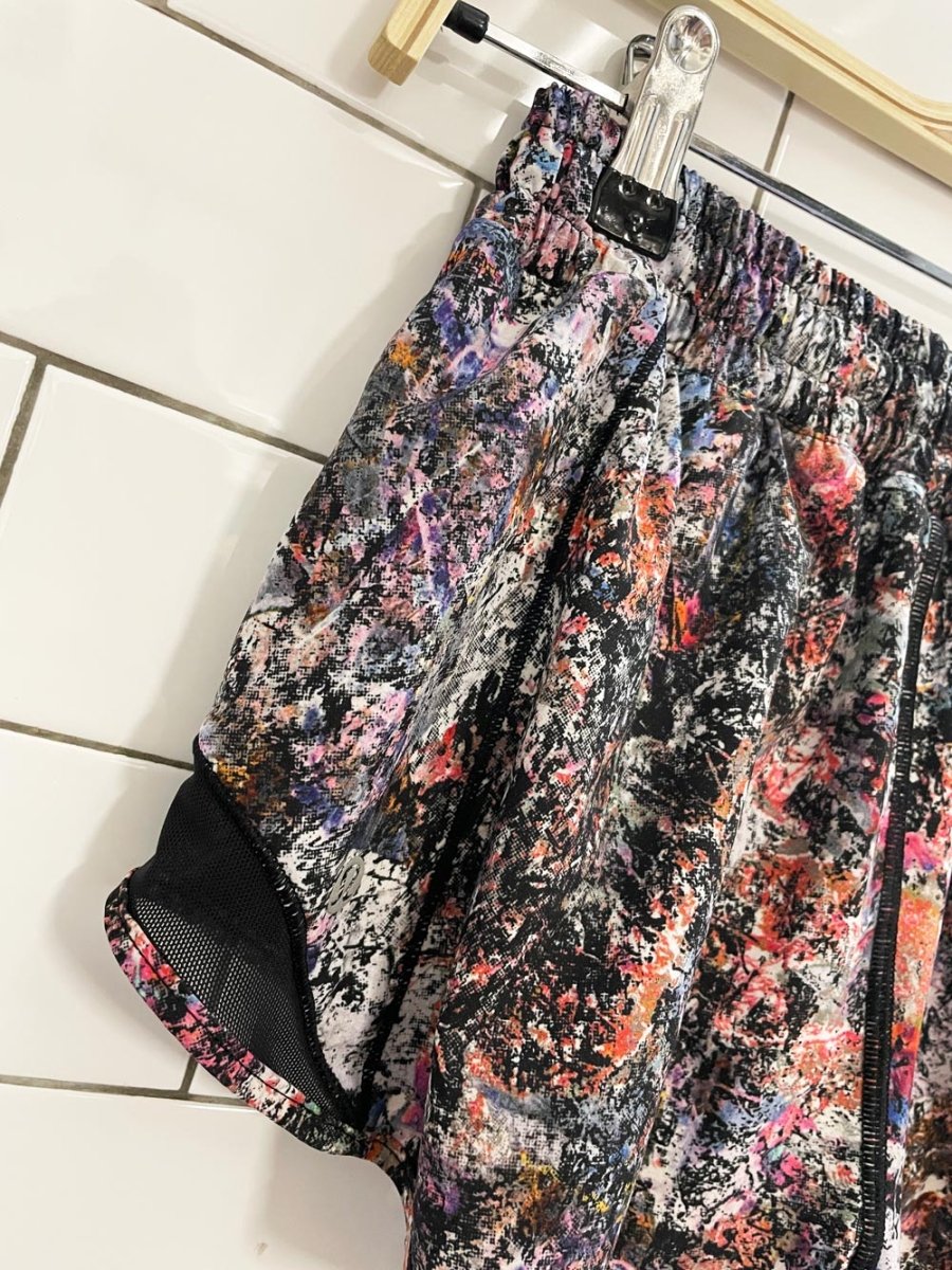 lululemon 2019 hotty hot short 2.5" swift - good market thrift store