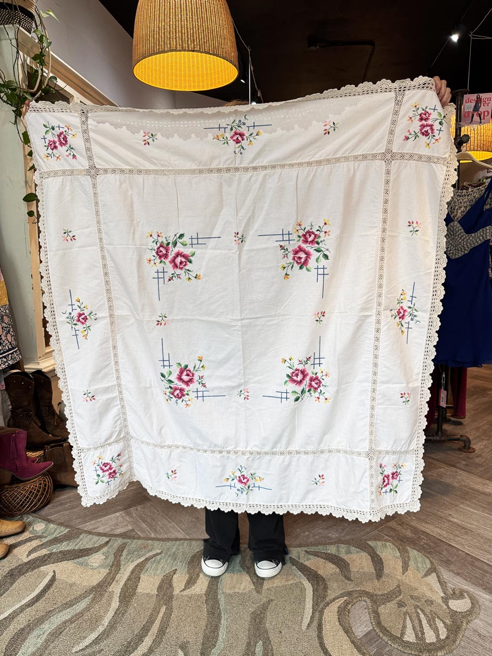 vintage crochet trim hand-embroidered square table cloth