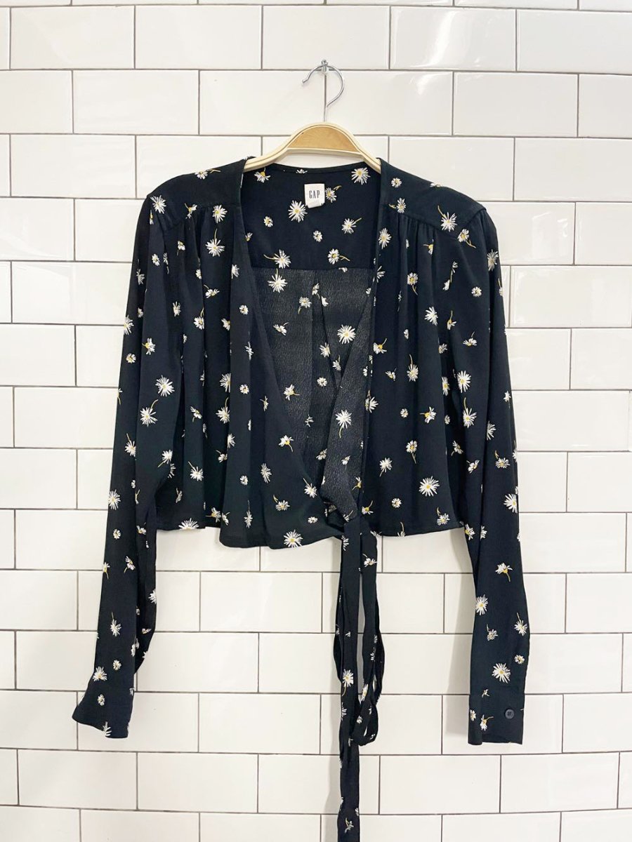 gap daisy wrap around tie waist blouse - good market thrift store