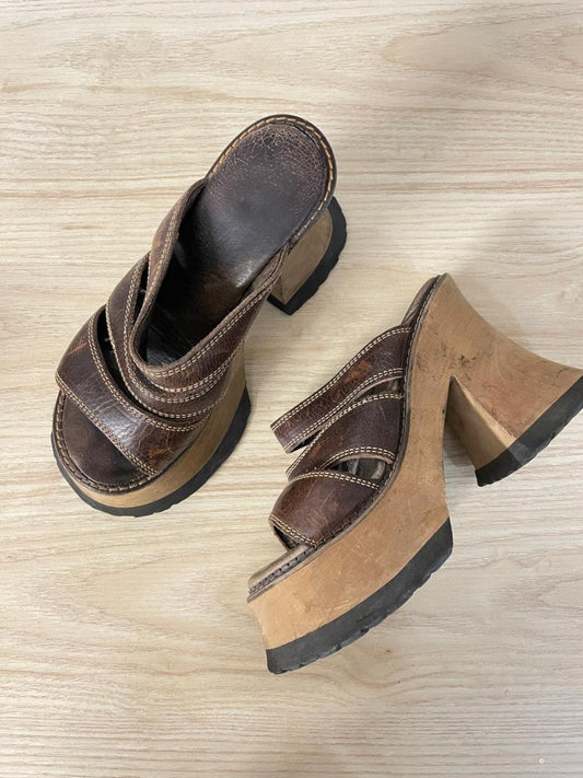 vintage 90s platform chonky grunge leather flare heel sandals - good market thrift store