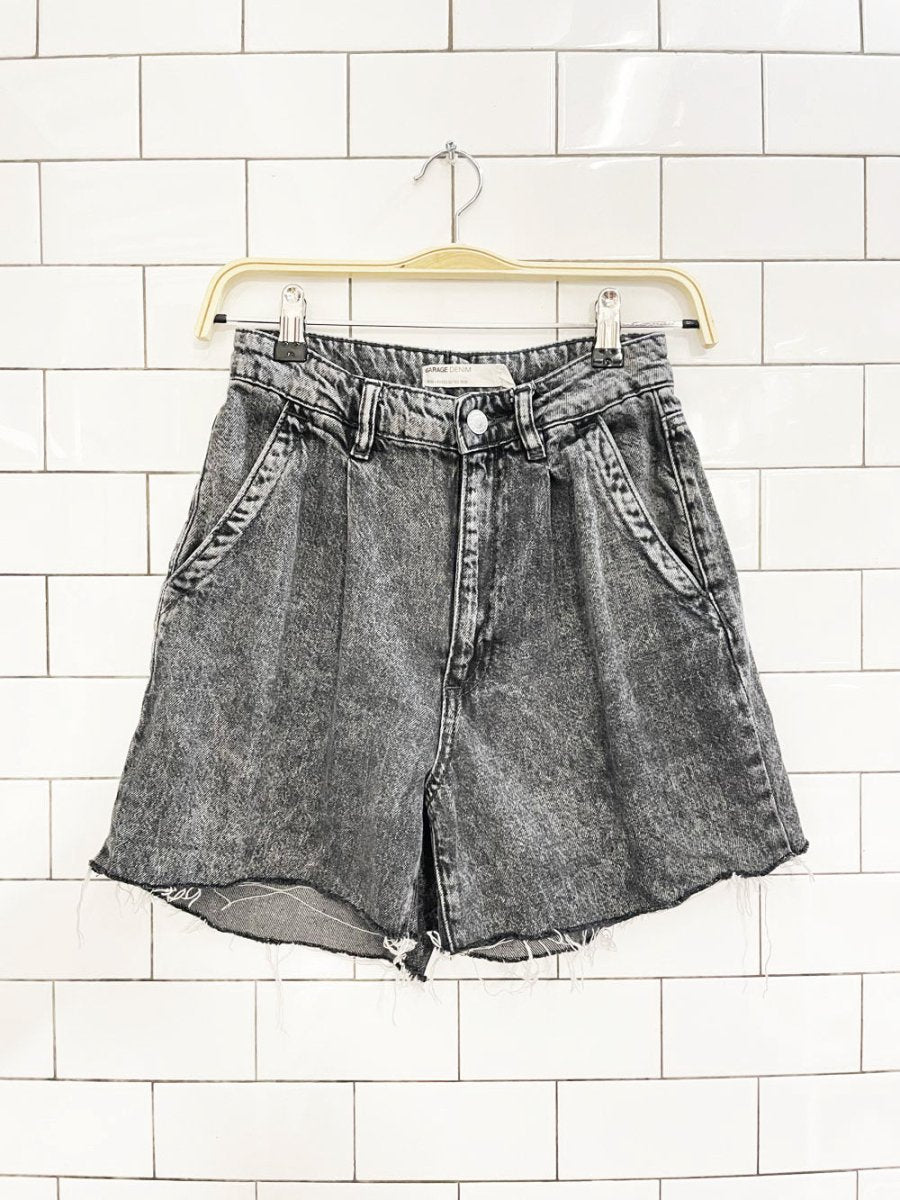 garage 80s mom pleated denim shorts - good market thrift store