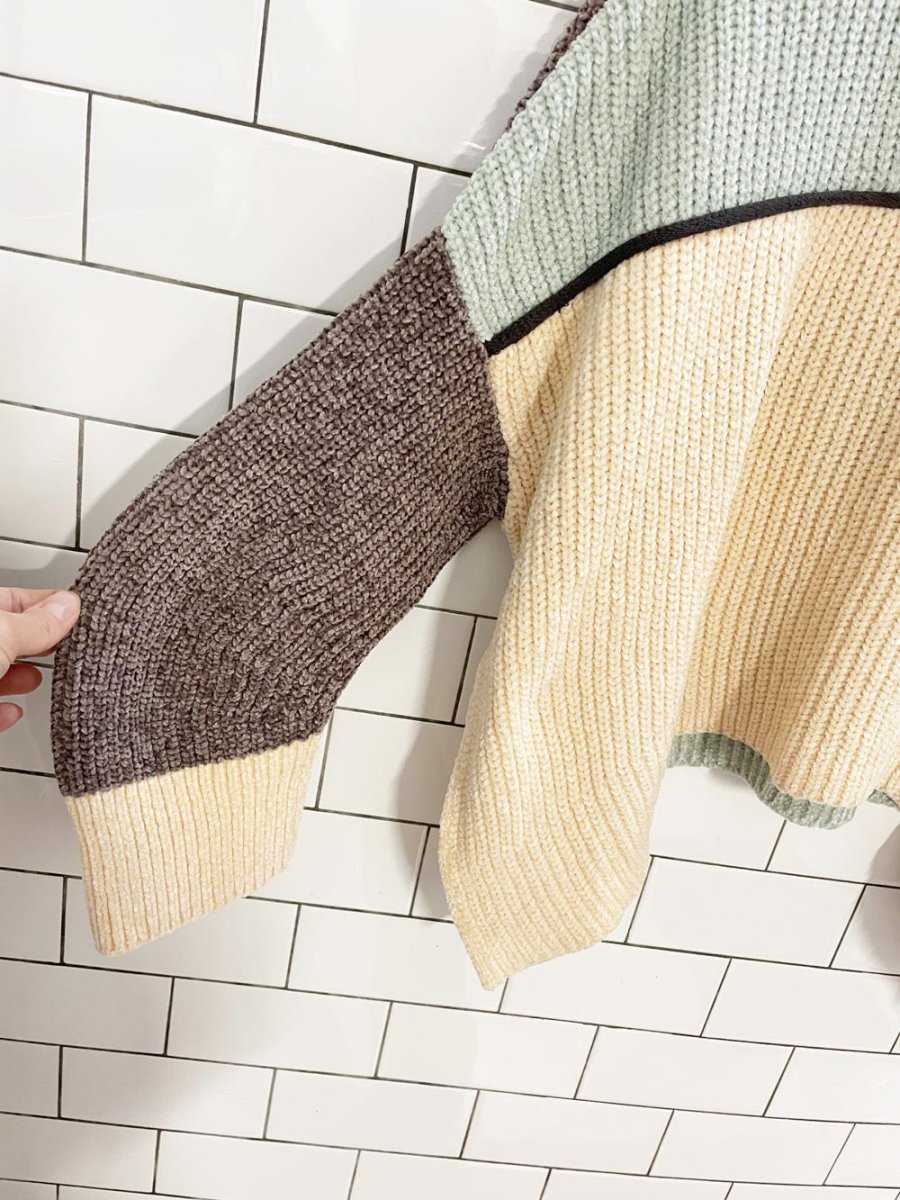 UO fife oversized split hem boxy crop knit sweater | urban outfitters - good market thrift store