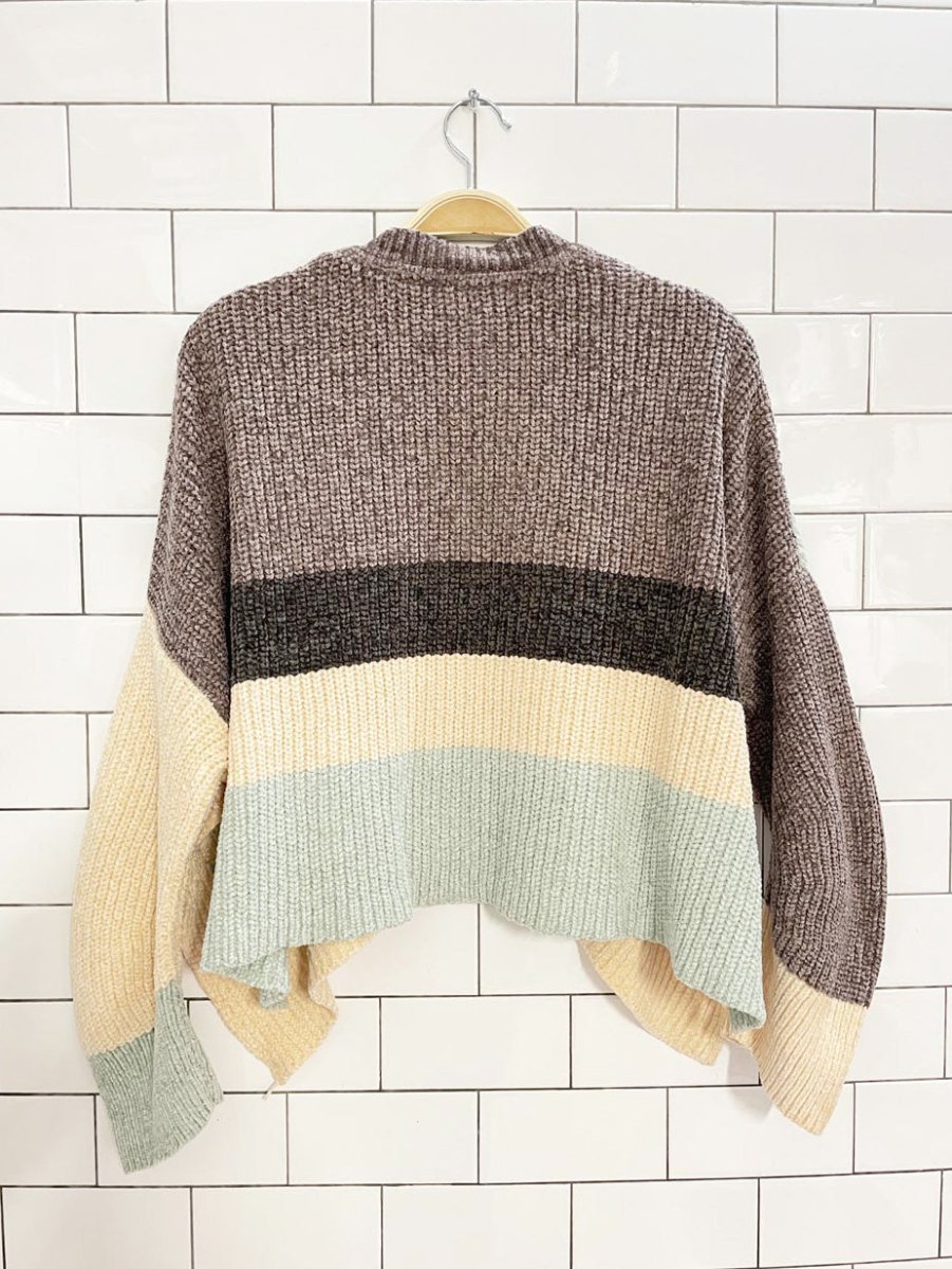 UO fife oversized split hem boxy crop knit sweater | urban outfitters - good market thrift store
