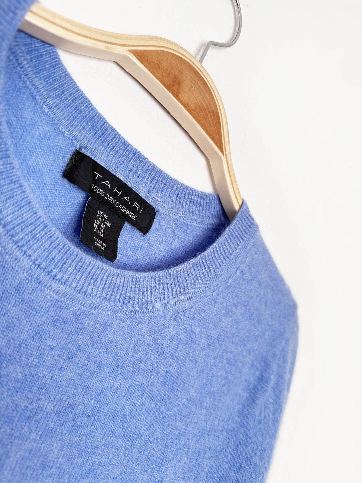tahari 100% cashmere knit crewneck sweater