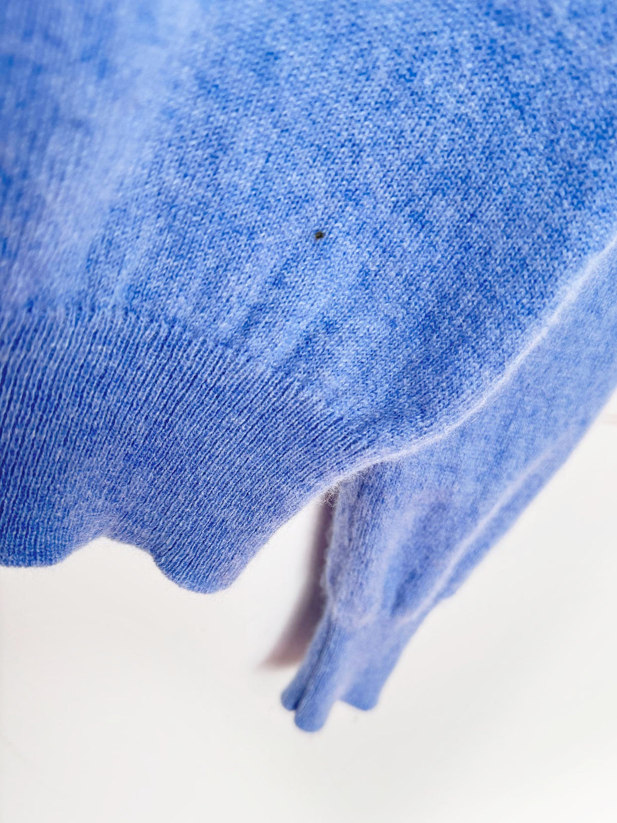 tahari 100% cashmere knit crewneck sweater