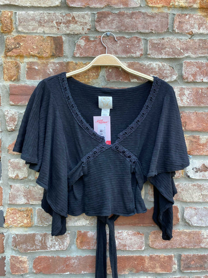 yen club butterfly sleeve crop top