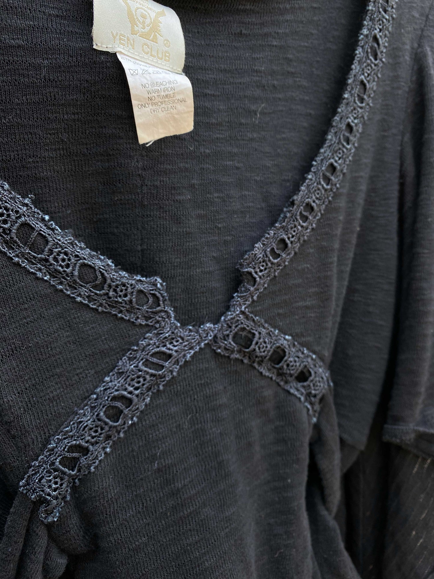 yen club butterfly sleeve crop top