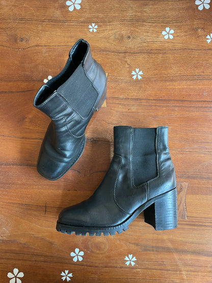 UO beth square toe leather chelse boot