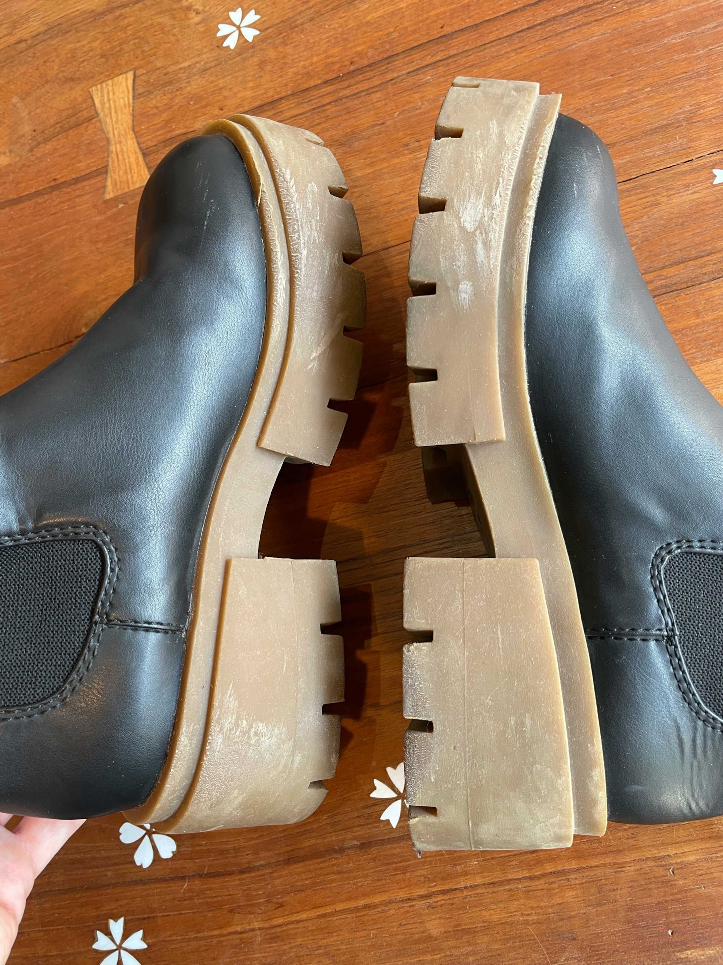 h&m 2023 chunky sole chelsea boots