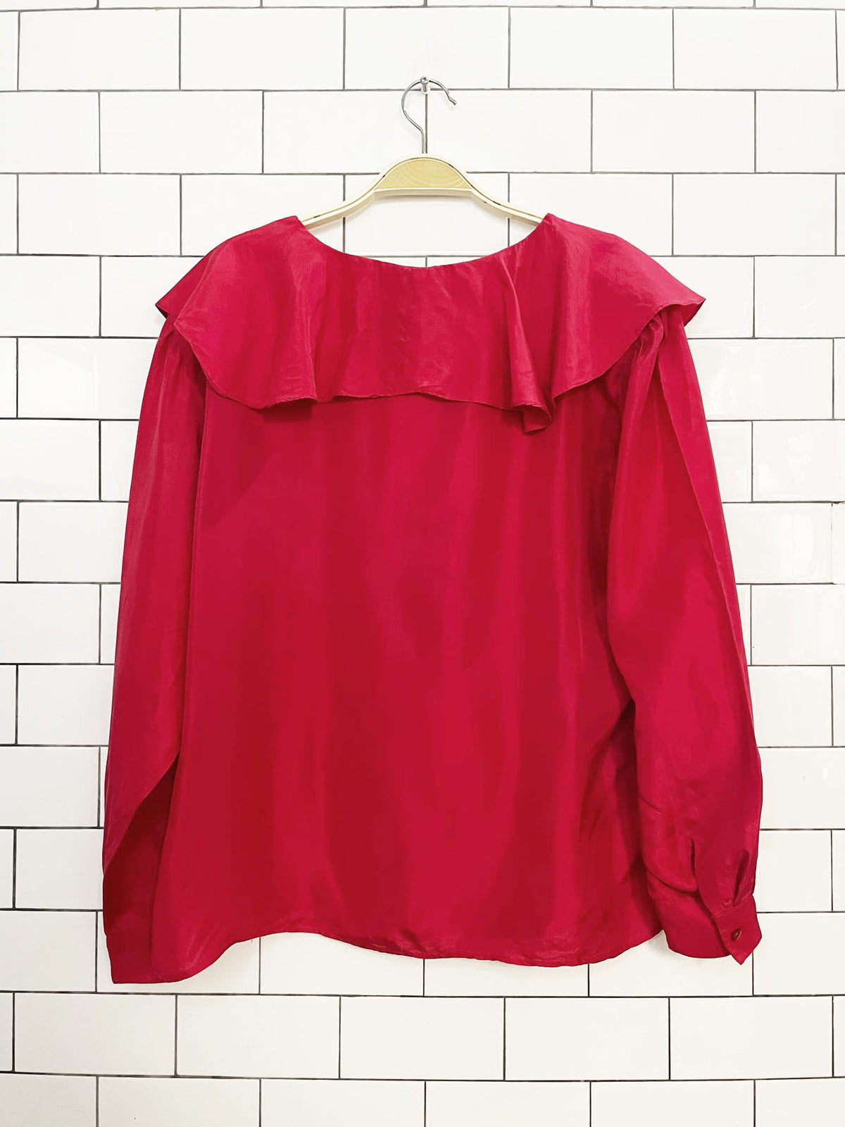 vintage ecrue 100% silk ruffle collar blouse | made in canada