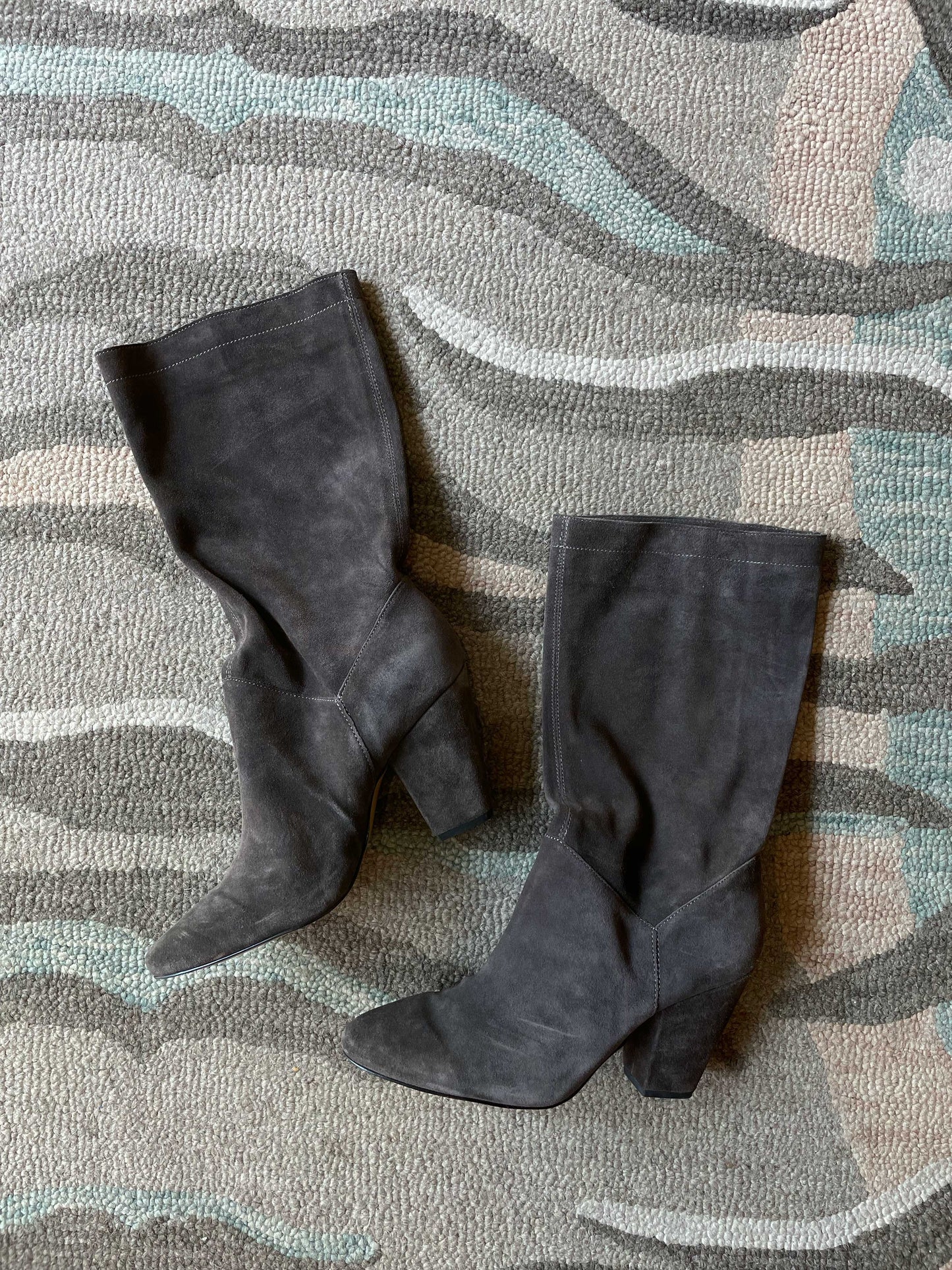 nwot 1. state suede heeled slouchy boots