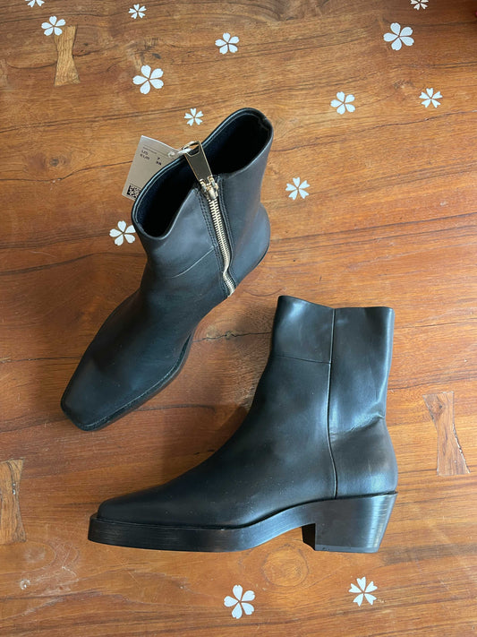 nwt h&m 2023 square toe low heel leather boot