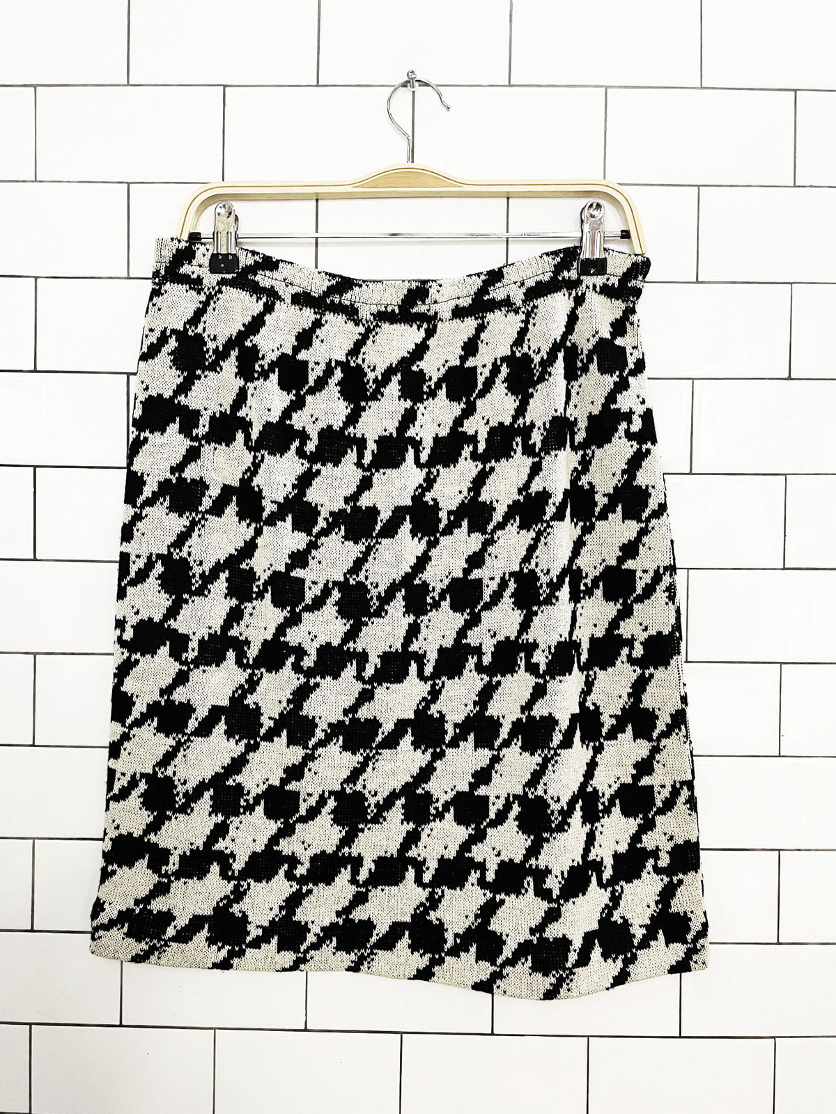 vintage st john wool houndstooth knit mini skirt | made in usa