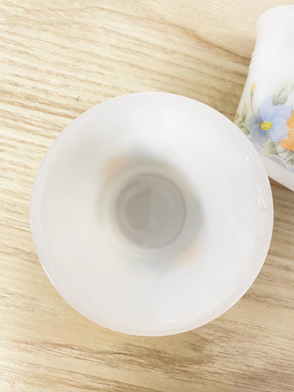 x2 vintage milk glass floral dishes - good market thrift store