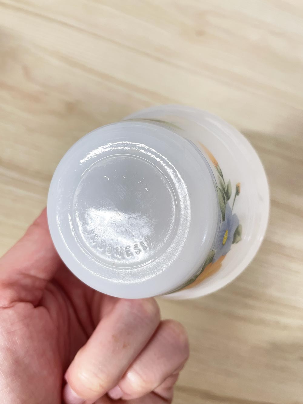 x2 vintage milk glass floral dishes - good market thrift store