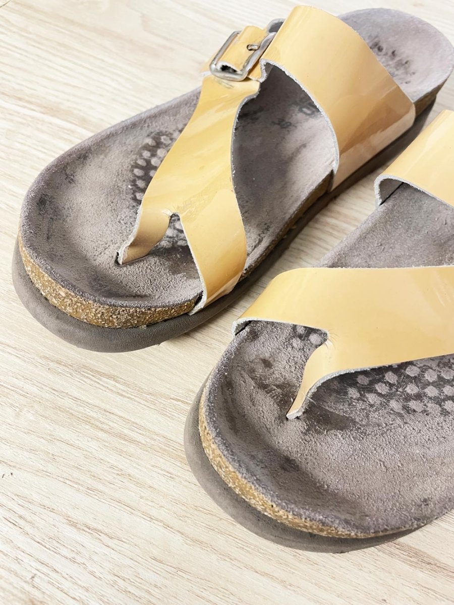 mephisto helen patent thong sandal - good market thrift store