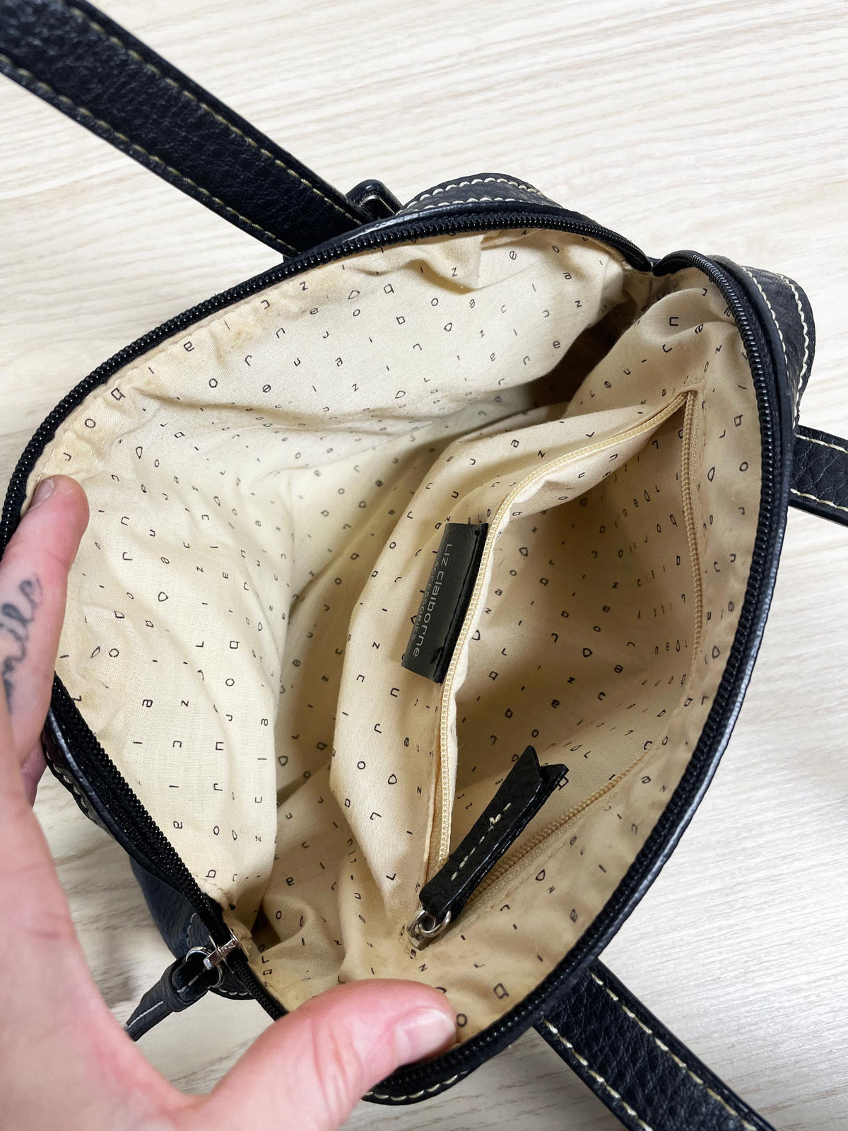 y2k liz claiborne pebbled leather contrast stitch mini shoulder bag