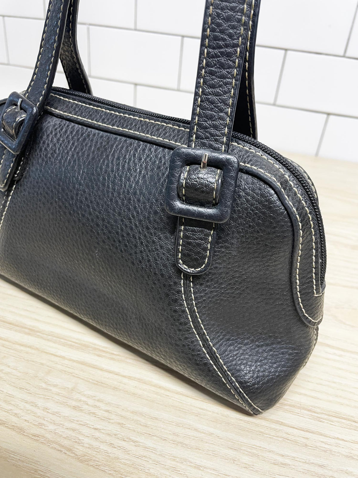 y2k liz claiborne pebbled leather contrast stitch mini shoulder bag