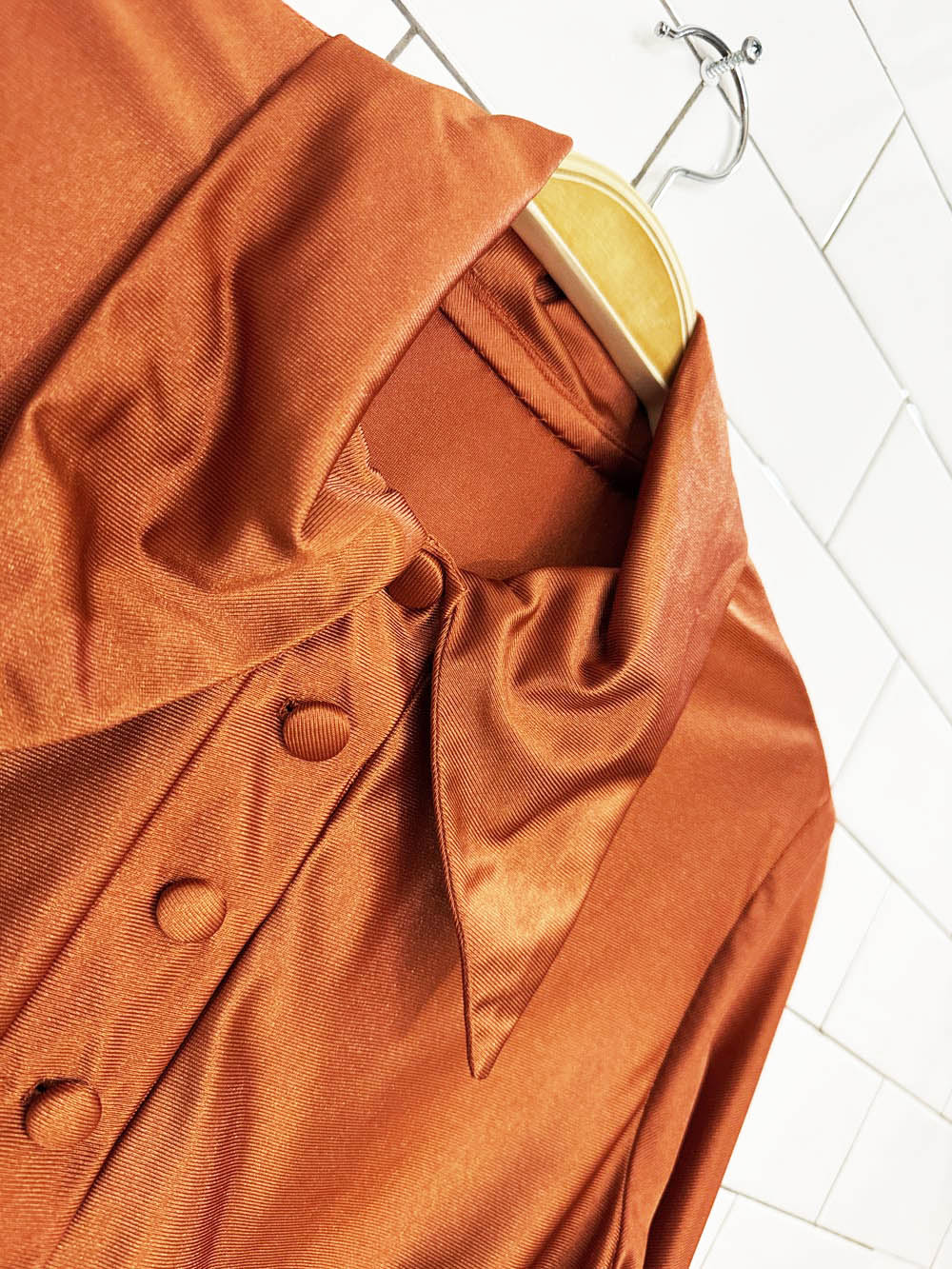 vintage 70s daggar collar poly-satin shirt