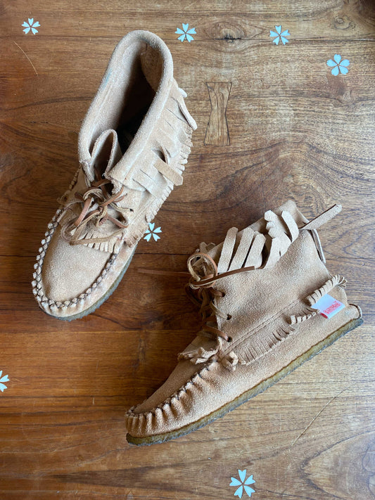 softmoc suede fringe short boot moccasins