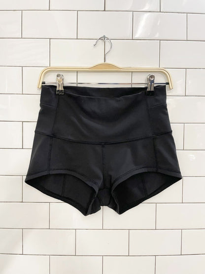 lululemon high rise shorty short 2" - good market thrift store