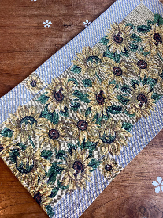 00's sunflower table runner