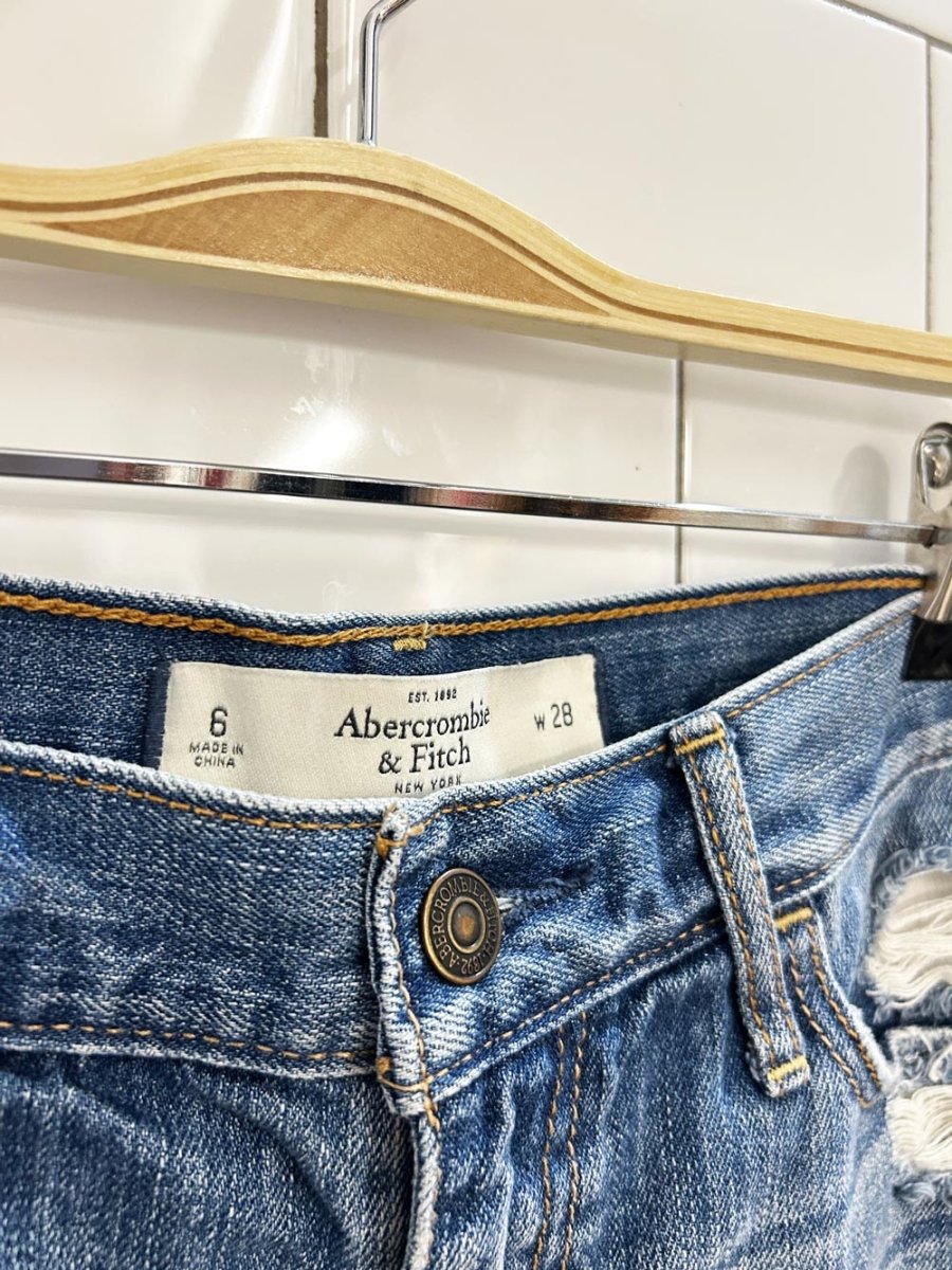 abercrombie mid - rise denim shorts - good market thrift store