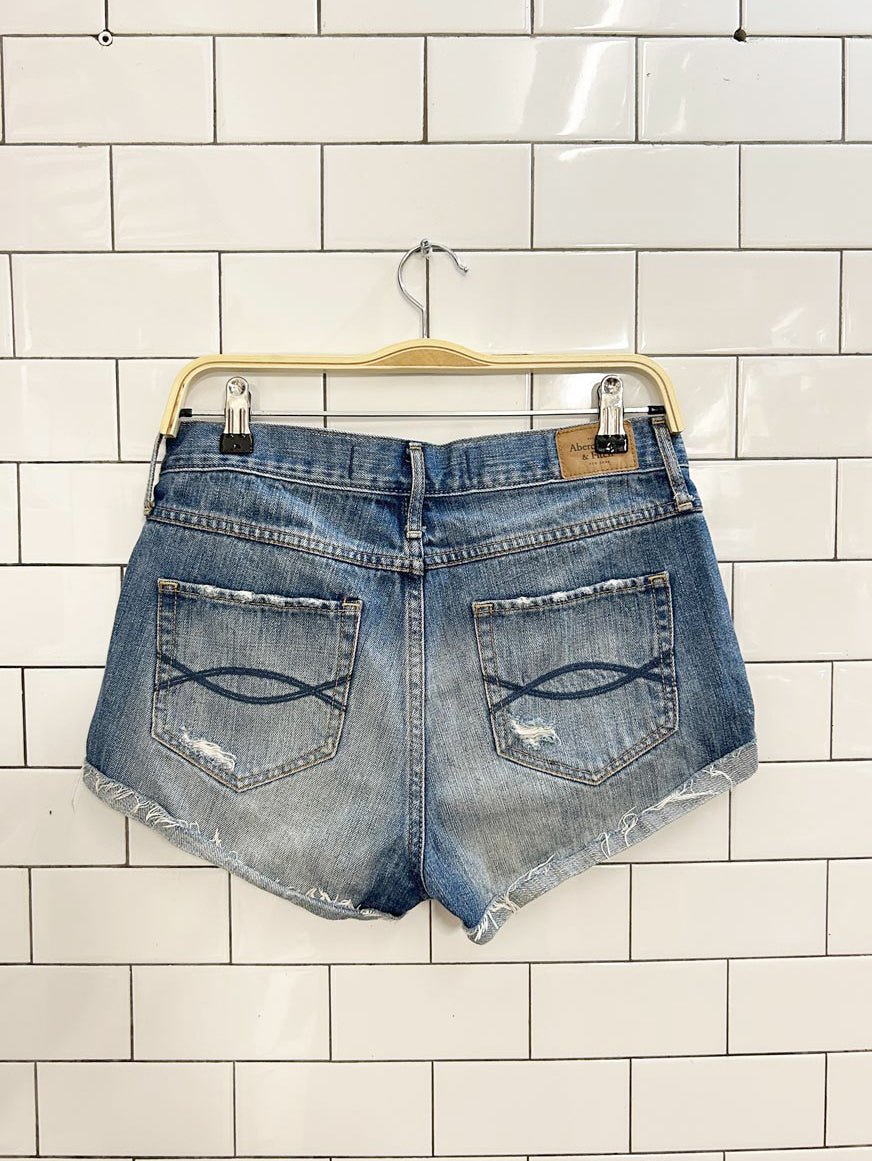 abercrombie mid - rise denim shorts - good market thrift store