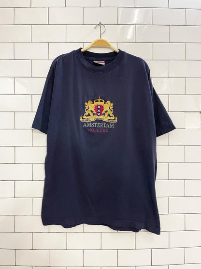 vintage 00s holland crest embroidered tee - good market thrift store