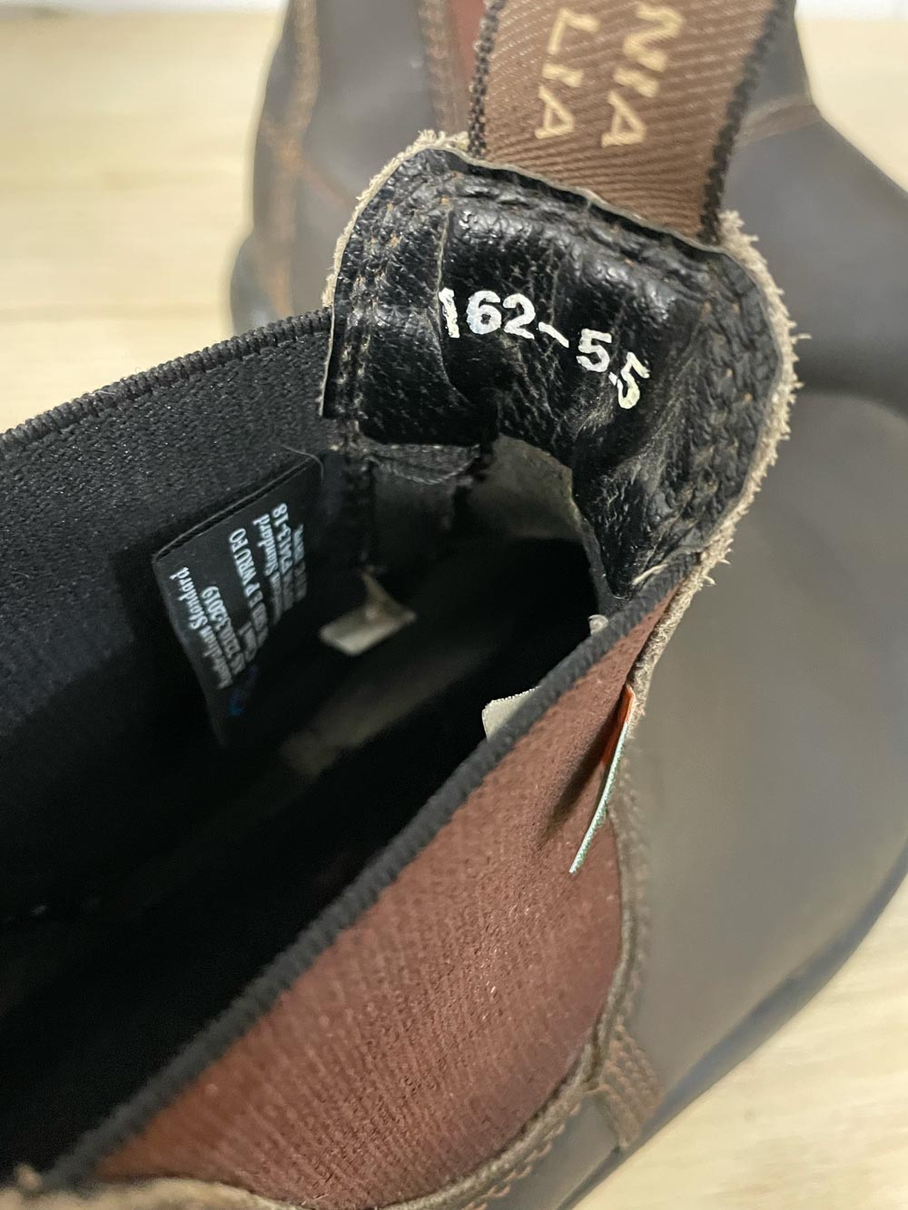 blundstone unisex round toe leather chelsea boot