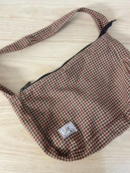 attitude woven houndstooth shoulder bag - good market thrift store